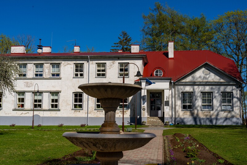 Pikavere mõis